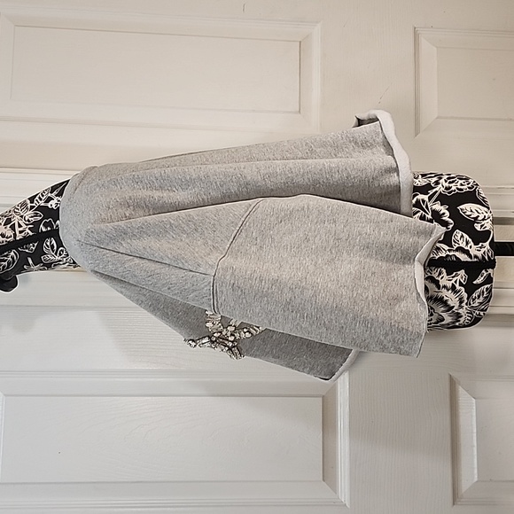 Bebe Gray Embellished Cropped Sweatshirt S/M - Picture 4 of 8